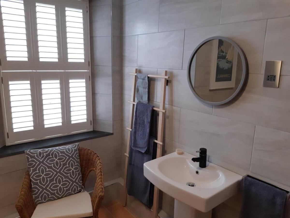 Sanderling - Grade 2 Listed Georgian Townhouse By The Sea Пензанс Екстериор снимка
