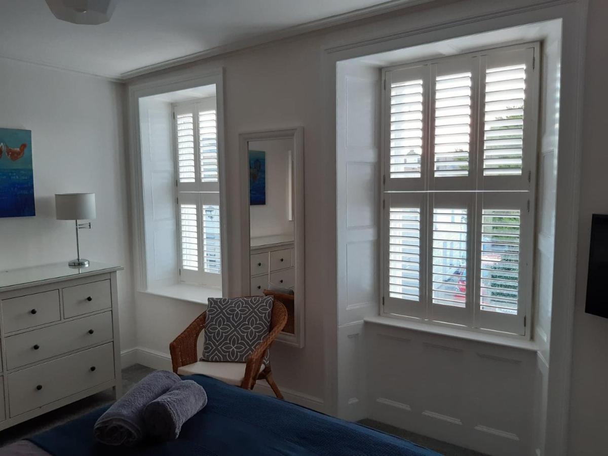 Sanderling - Grade 2 Listed Georgian Townhouse By The Sea Пензанс Екстериор снимка